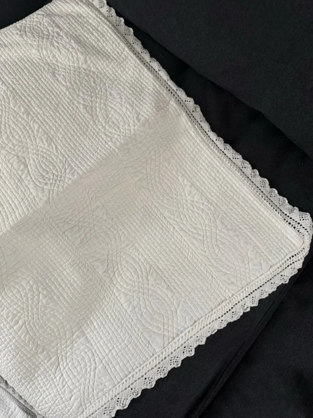 Vintage Ralph Lauren White Matelasse Crochet  Quilted Large Pillow Shams 30x30